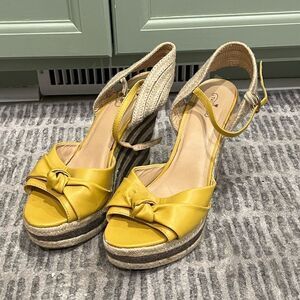 Tallulah Blu Womens Wedge Sandals Cork Striped Heel Open Toe Yellow Size 8